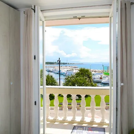 Apartment Apartman By The See In The Center Of