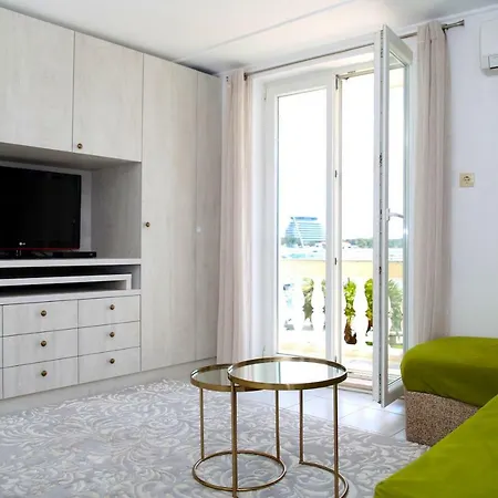 Apartment Apartman By The See In The Center Of *
