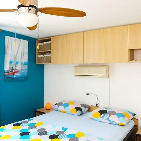 Apartman By The See In The Center Of Vodice