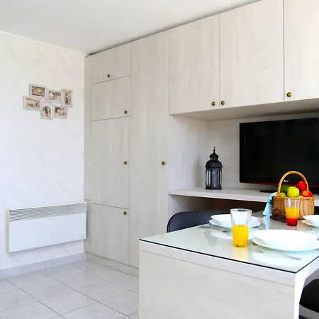 Apartman By The See In The Center Of Apartment Vodice